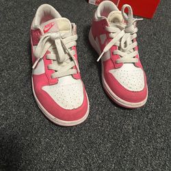 Nike dunks kids shoe size 3