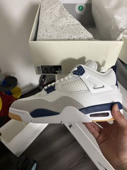 Nike SB Navy Jordan 4