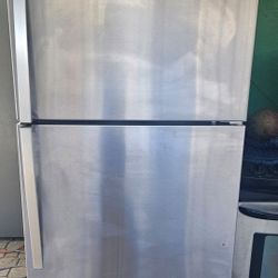 Refrigerator In Good Condition  30 Wide