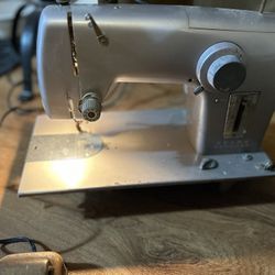 Sears Kenmore Sewing Machine With Foot Pedal 