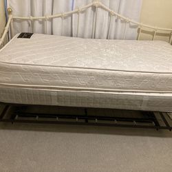 White Twin Trundle Bed 