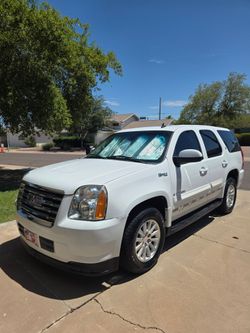 2009 GMC Yukon Hybrid 4x4 105,700 miles