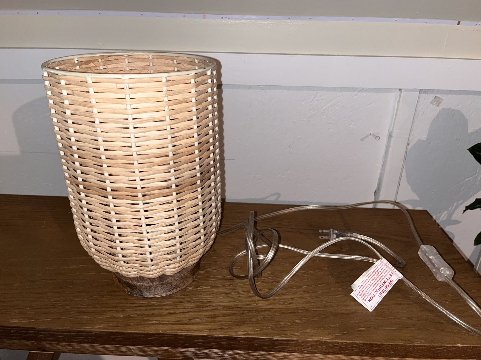 Wicker Table Lamp