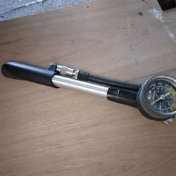 Bicycle Shock Pump
