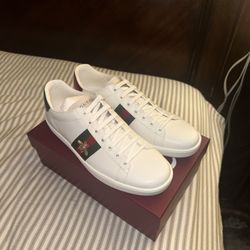 Women’s Size 12 - Gucci Ace Embroidered Bee W
