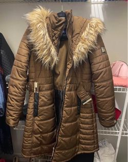 Brand New Women's Coat! never worn size MEDIUM