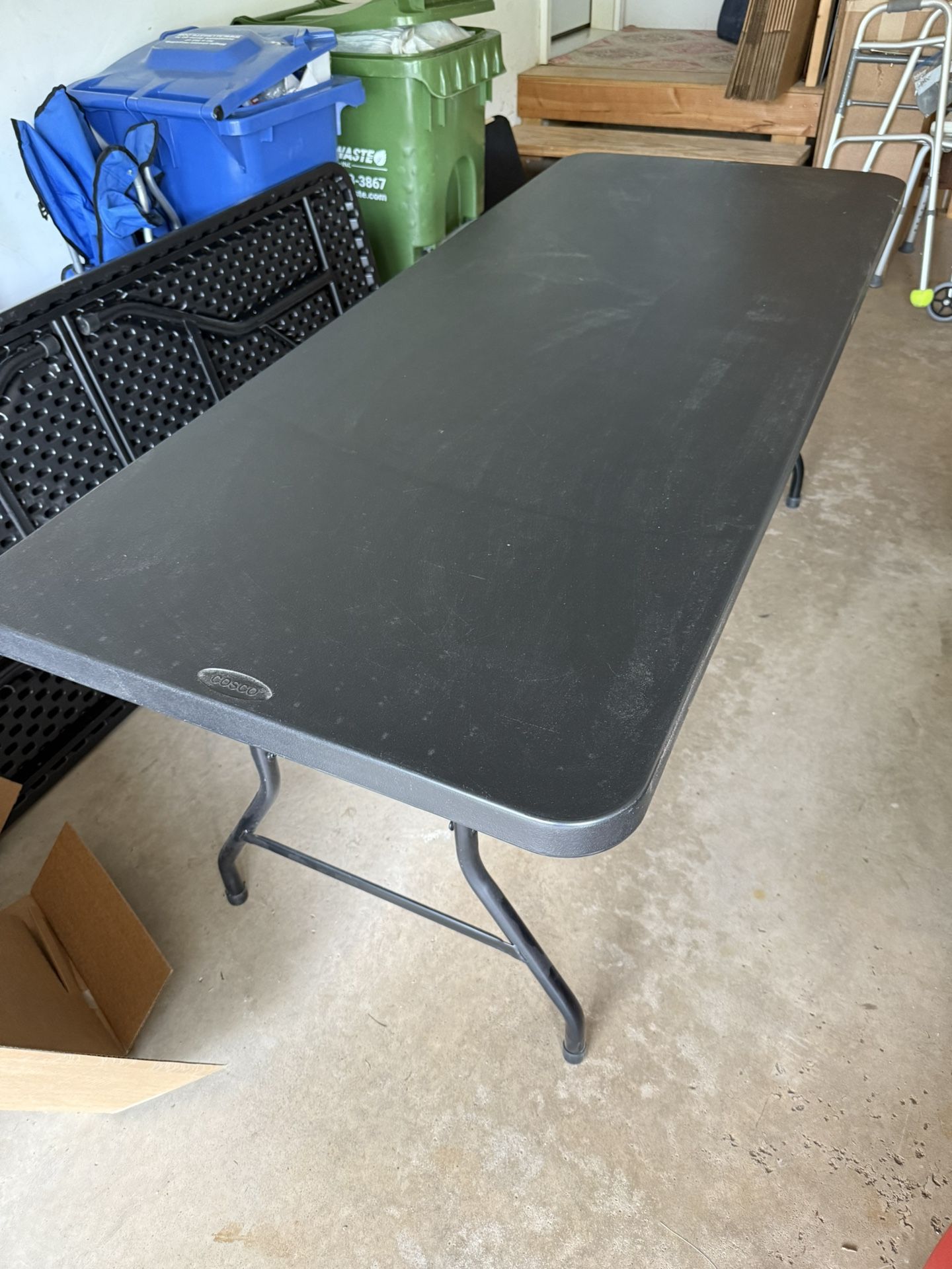 Cosco 6ft indoor / outdoor table