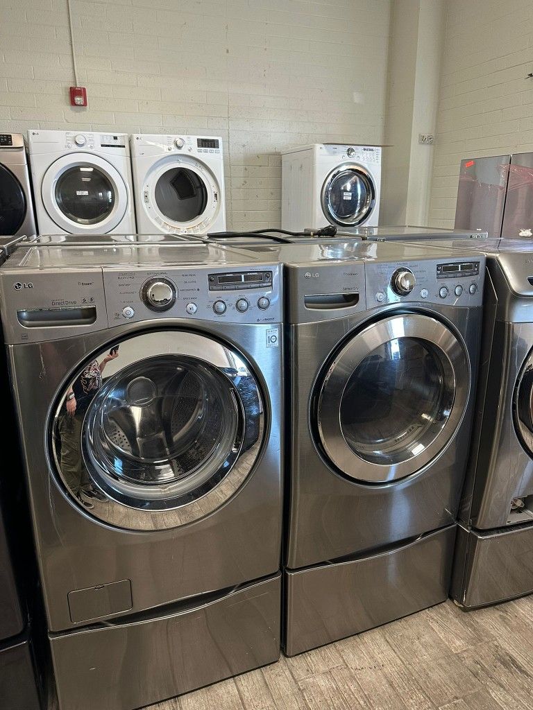 LG Frontload washer and dryer set electric XL Capacity with pedestals