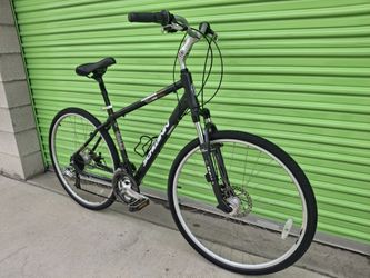 SCHWINN HYBRID BIKE 21 SPEEDS TIRE 700C SIZE L