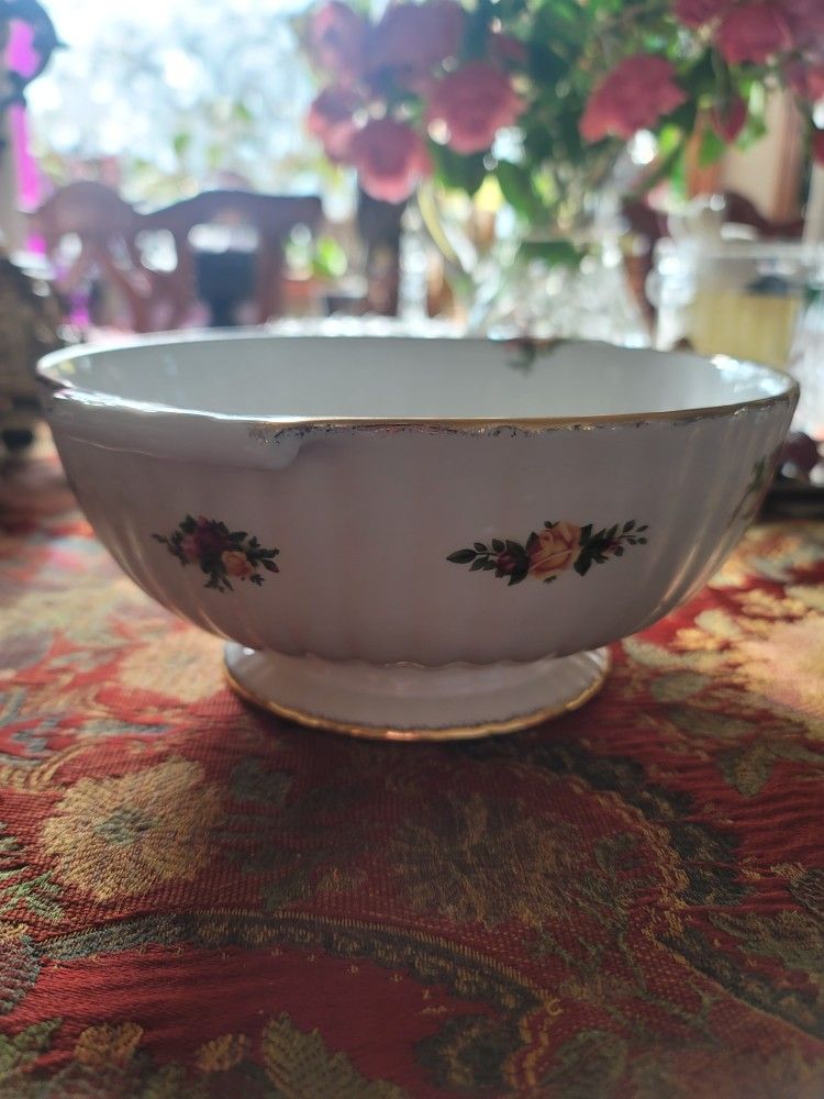 Royal Albert Old Country Roses Bowl 10" Hundle To Hundle 4"h