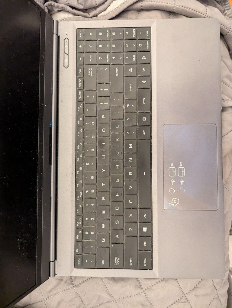 Eluktronics G15