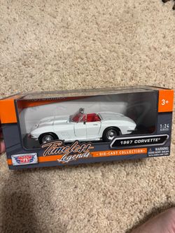Motor Max 1967 Corvette 1:24 Die-Cast Model Car