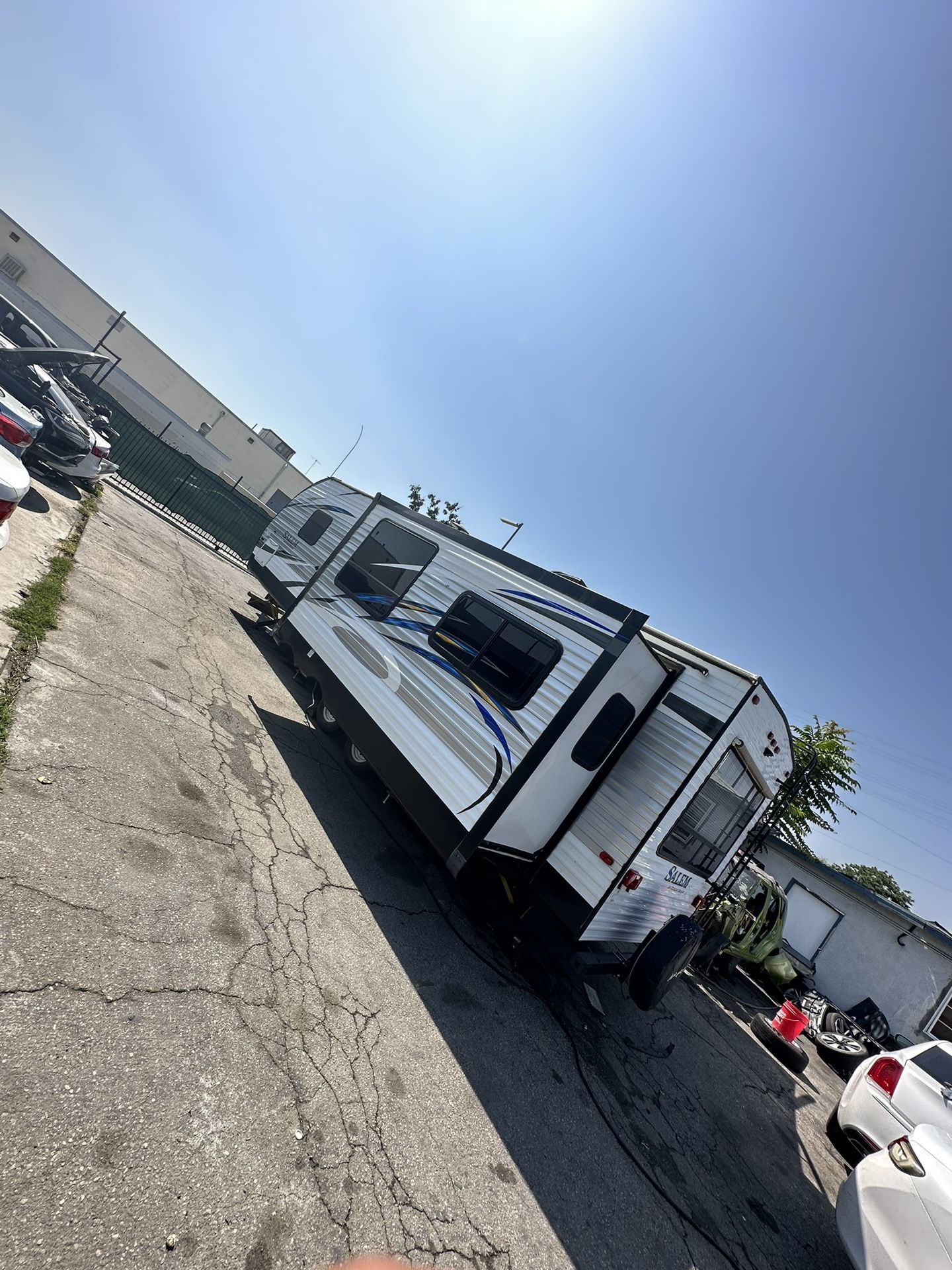 2018 RV. FOREST RIVER for Sale in San Bernardino, CA - OfferUp