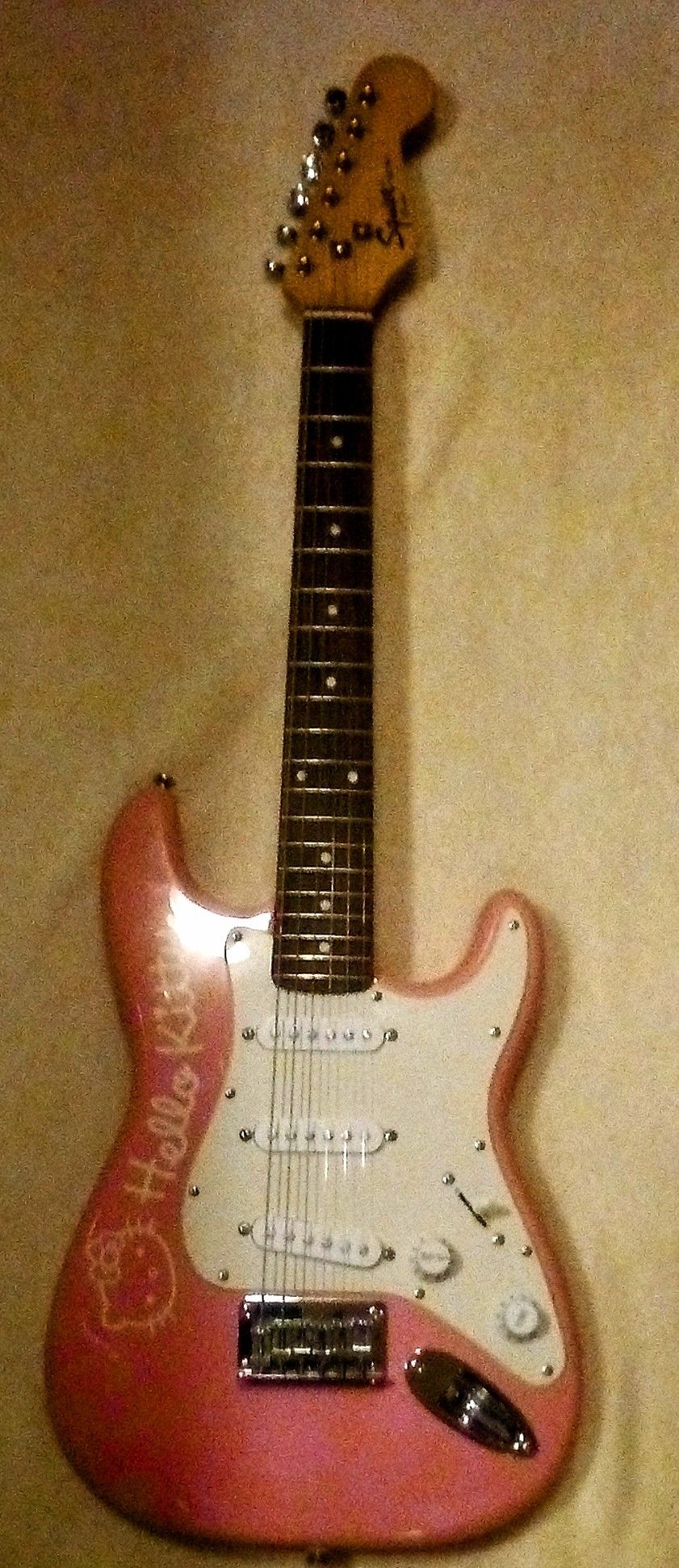 2006 Hello Kitty Fender Stratocaster 