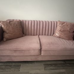 Pink Couch ! 🎀