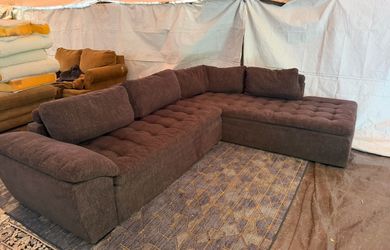 Very large brown L-shaped couch good condition clean delivery $40 local