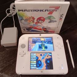 NINTENDO 2DS MARIO KART 7 BUNDLE