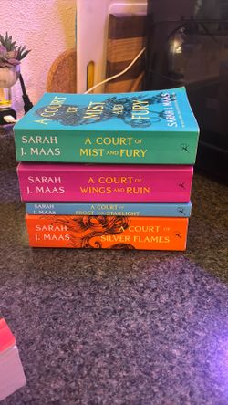 Sara J Maas A Court Of Thorns And Roses (book)