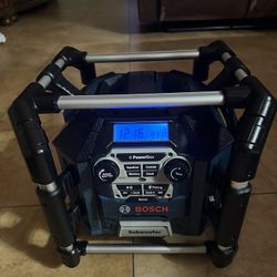Bosch Cordless Bluetooth Jobsite radio with 2 original Bosch 6.3 AH batteries and charger