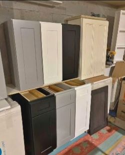 Wide Range of Base Cabinets in Multiple Sizes