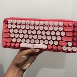 LOGITECH KEYBOARD (BRAND NEW)
