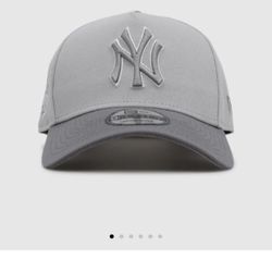 New Era New York Yankees Gunmetal Gray Exclusive SnapBack 