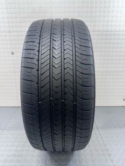 One LikeNew tire Goodyear 225/40/18 # 1308