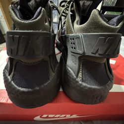 Nike Haratche Size 13