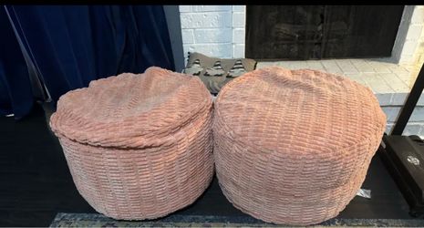 Set of 2 Pink Chenille Round Poufs