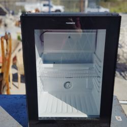 Mini Fridge Dometic
