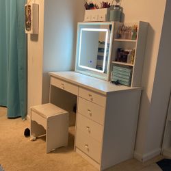 White Vanity  With Sitting Stool 