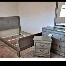 New Grey Queen 4pc Bedroom Set 