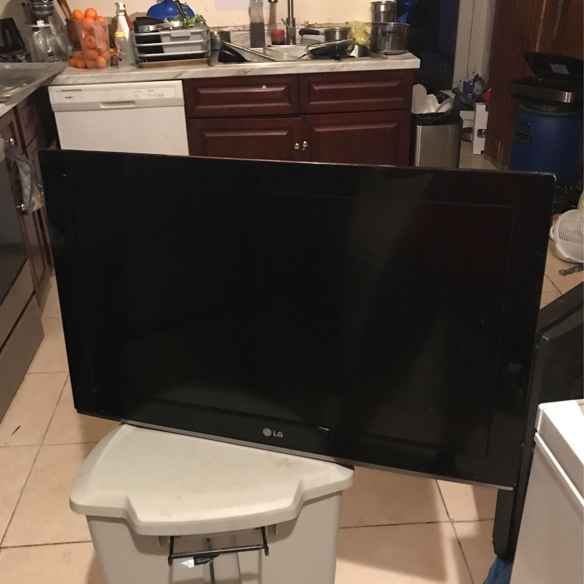 LG TV HDMI NO STAND 30 Inch