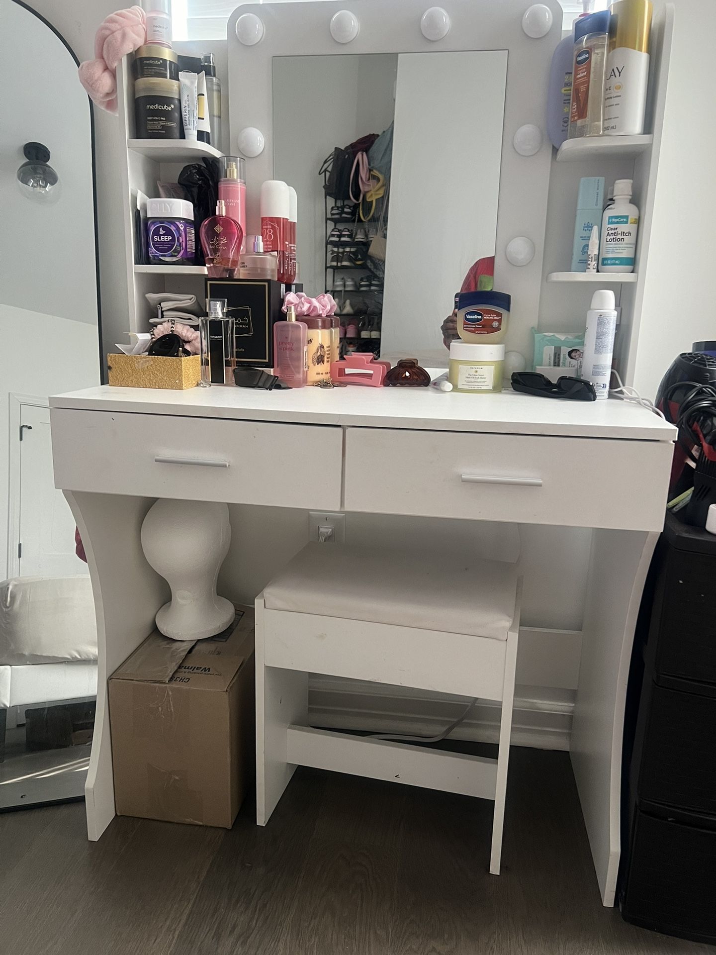 Vanity Desk with Lights