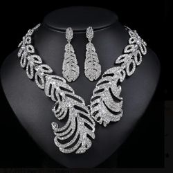 Elegant Necklace Set Silver 