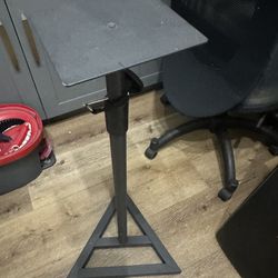 SPEAKER STAND GREAT CONDITION $60 - Firmed Price 
