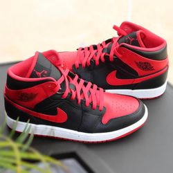Air Jordan 1 Mid “Banned” 