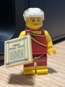 LEGO Cesar CMF Minifigure