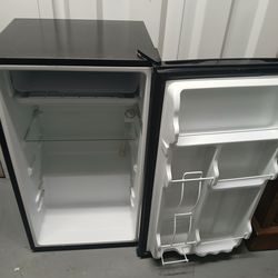 Stainless steele minni fridge