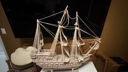 Decorative Tall Ship Model with Sails and Rigging