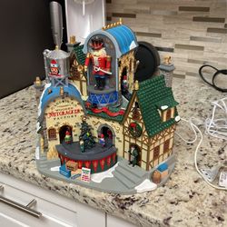 Nutcrackers Factory Signature Colection