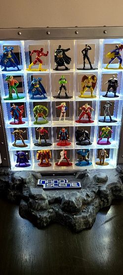 DC COMIC FIGURINES- METAL