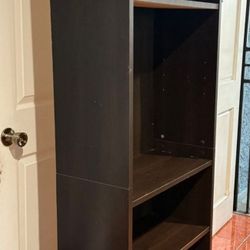 Librero En Buenas Condiciones $25 