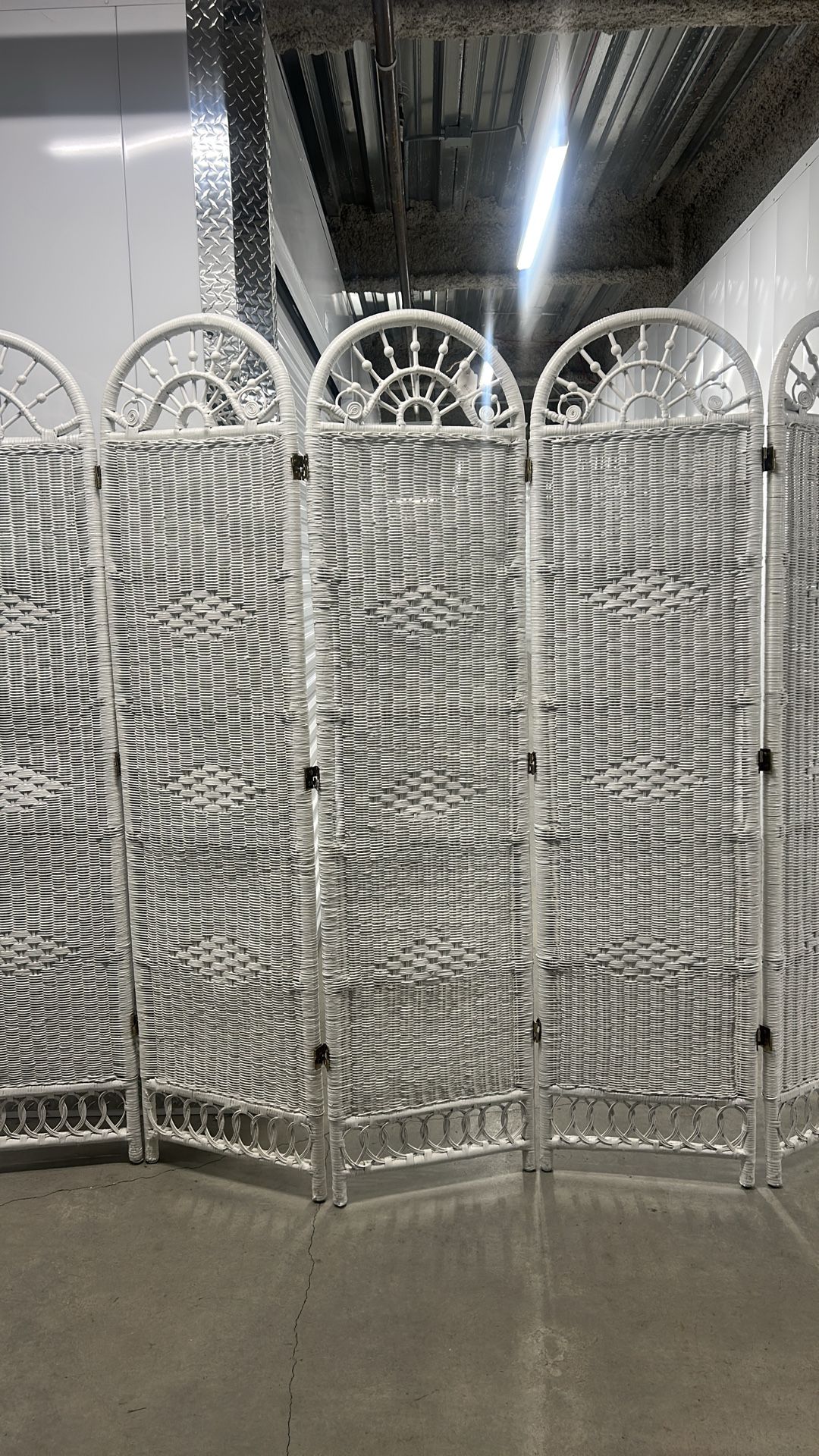 Room divider