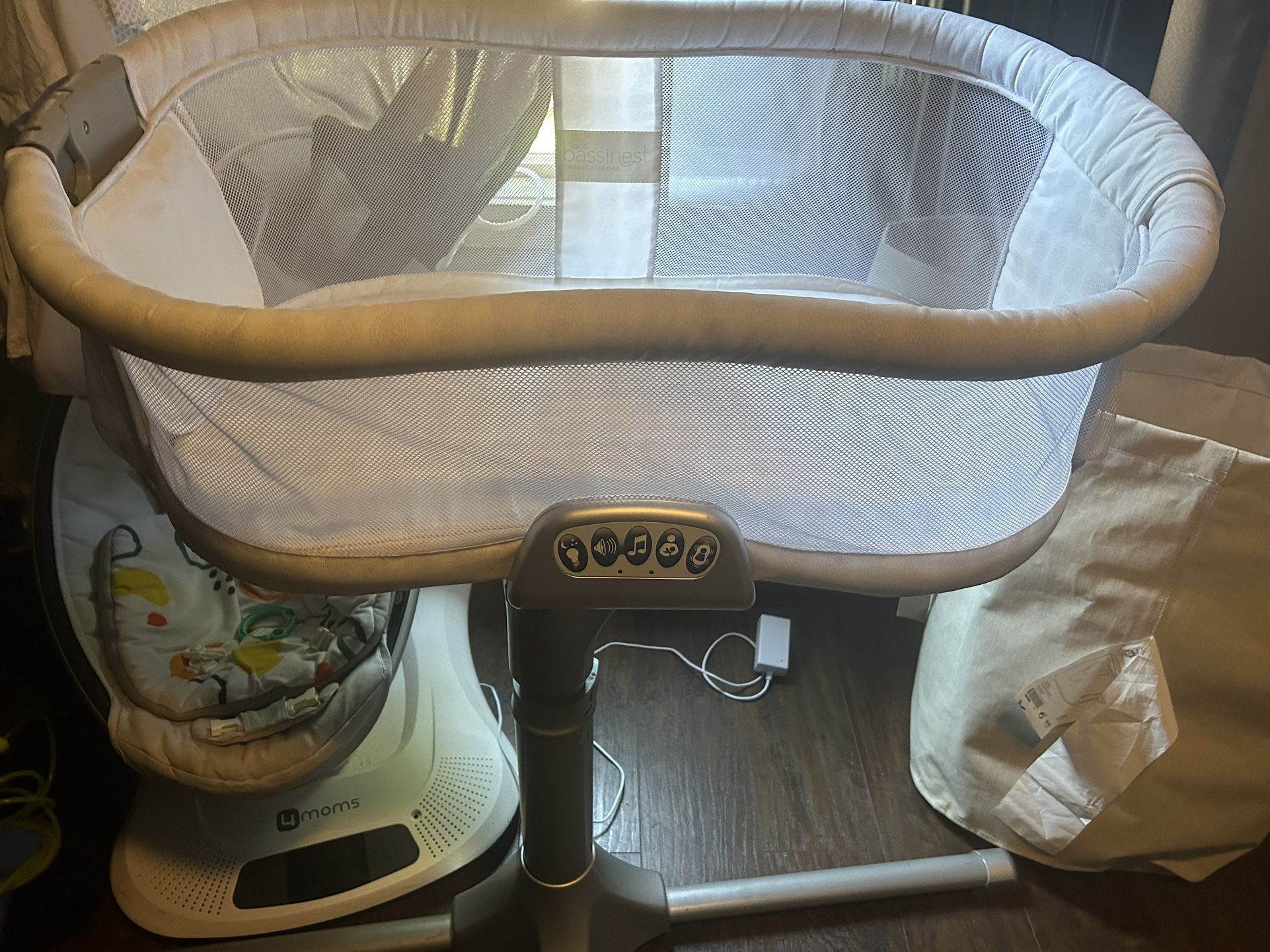 Halo Bassinet Swivel Sleeper