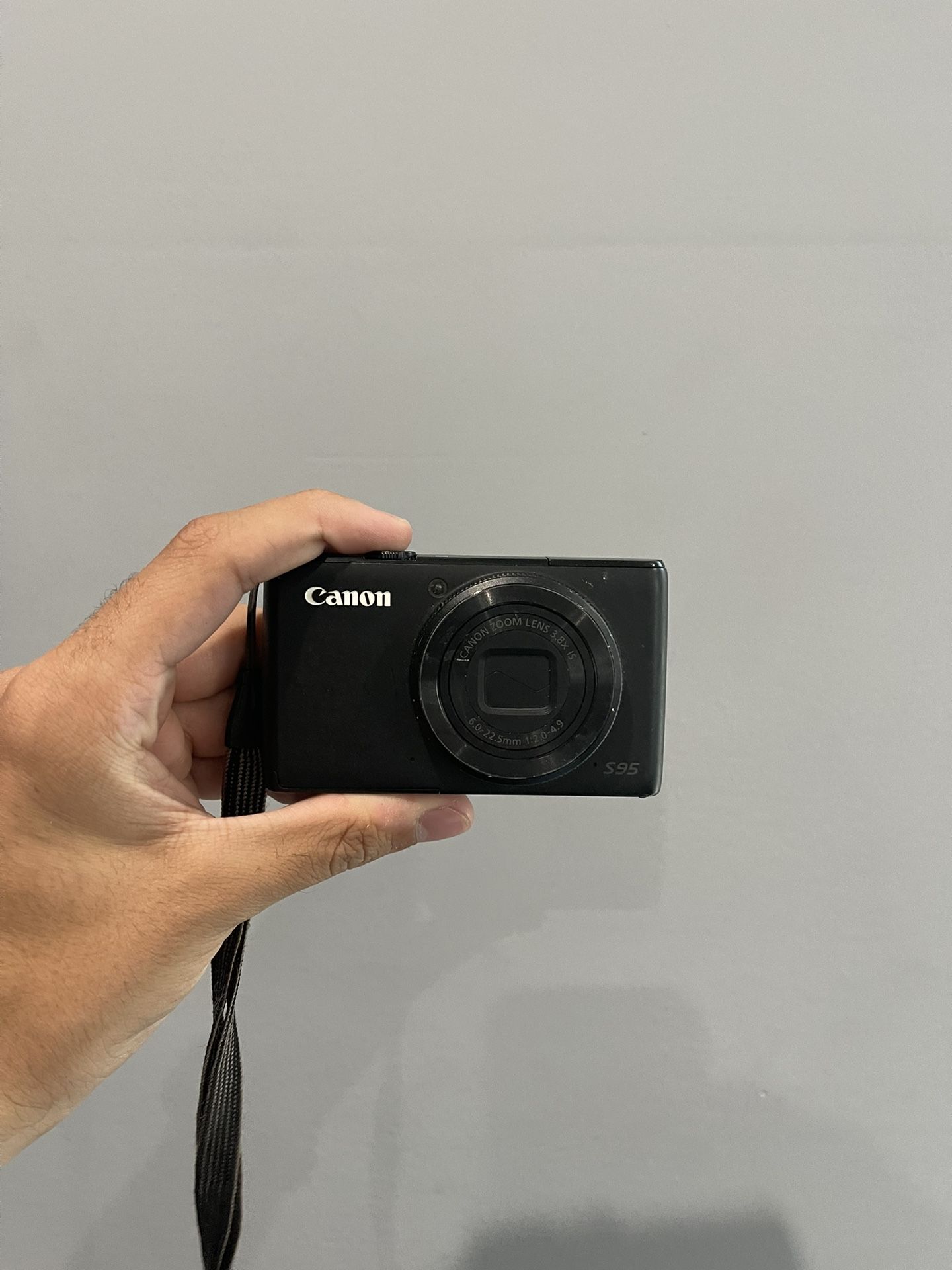 Canon Powershot S95 Digital Camera
