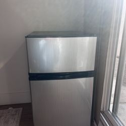 Insignia Mini Fridge