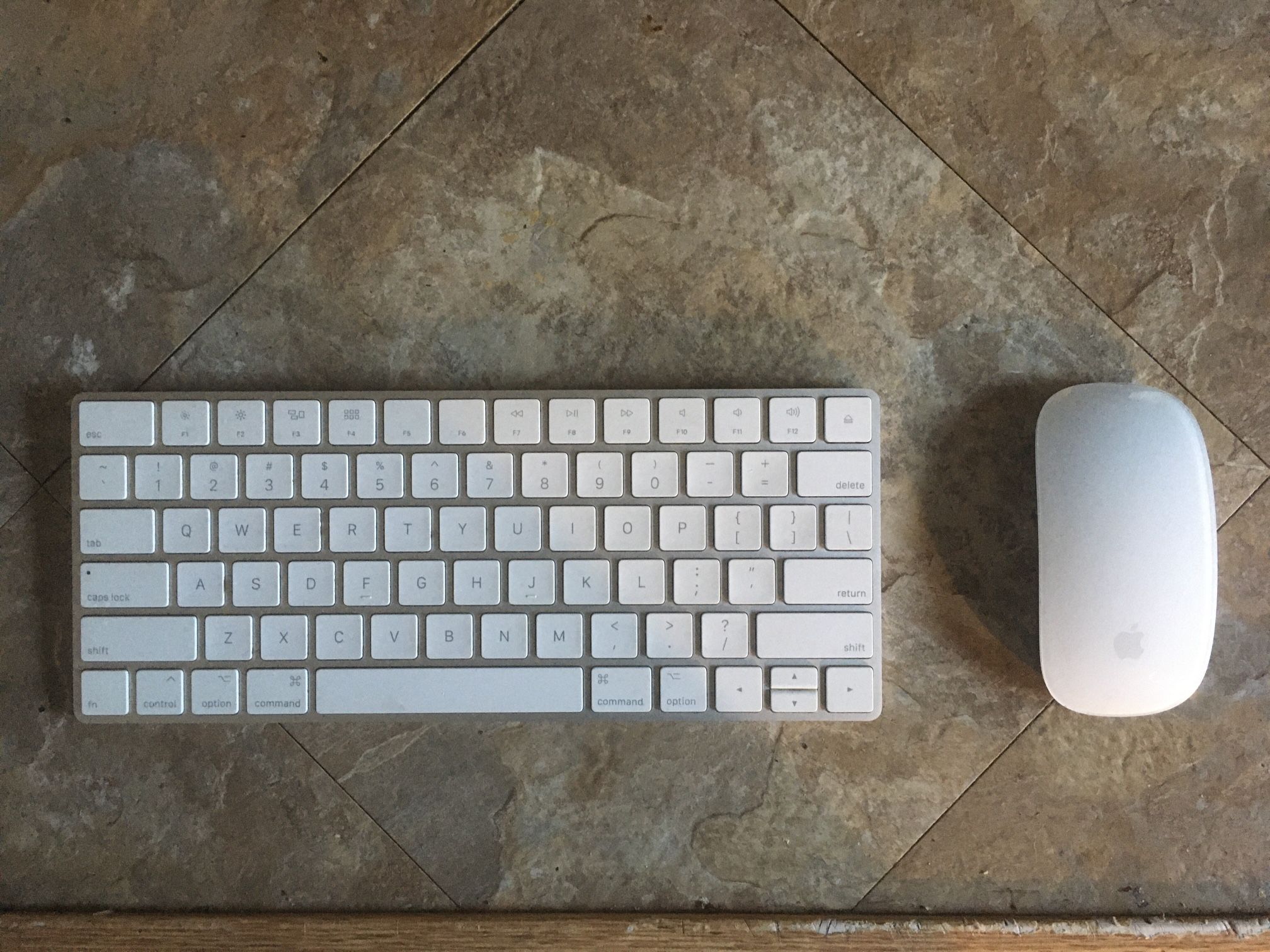 MAC keyboard And Magic Mouse