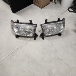 Toyota Tundra Headlights 