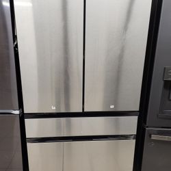 Un Refrijerador Guatro Meses De Garantia Se Yeva Adomisilio